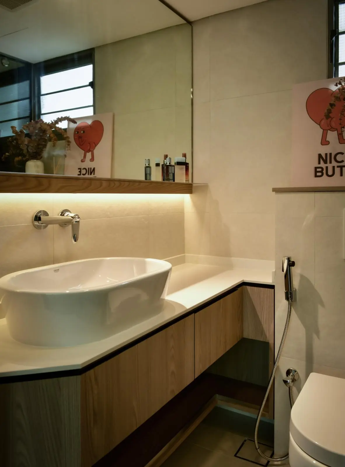 Bathroom vanity