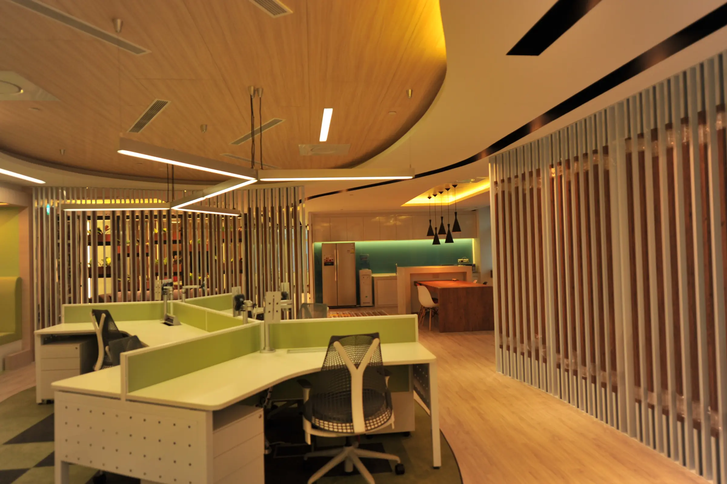 URA workplace by L-Pine Design